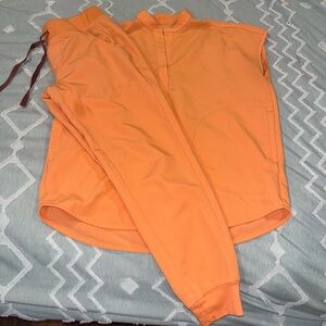 XS papaya figs scrub set